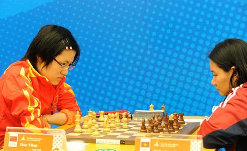 2010년 11월 16일， 2010광저우아시안게임 체스 여자결승전에서 중국의 16세 소녀 허우이판(侯逸凡)이 8승 1패(승점8.5점)으로 우승하며 금메달을 차지한 바 있다(사진=중국 바이두)